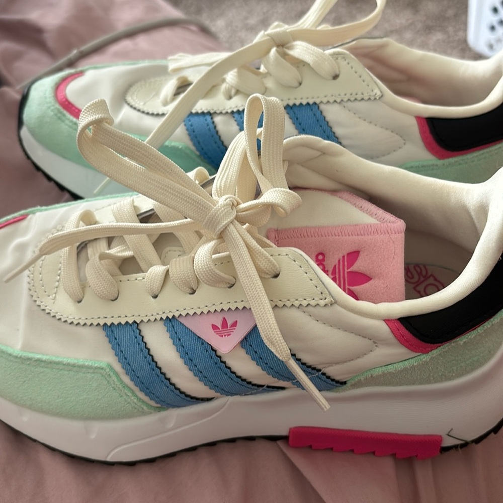 Adidas casual shoes